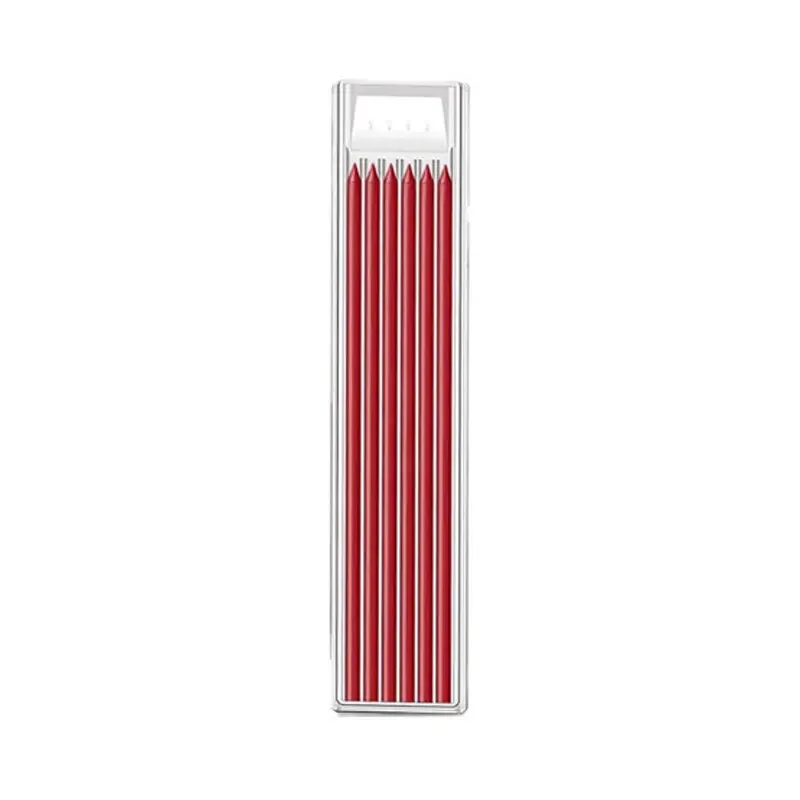 crayons rouges en boîte transparente